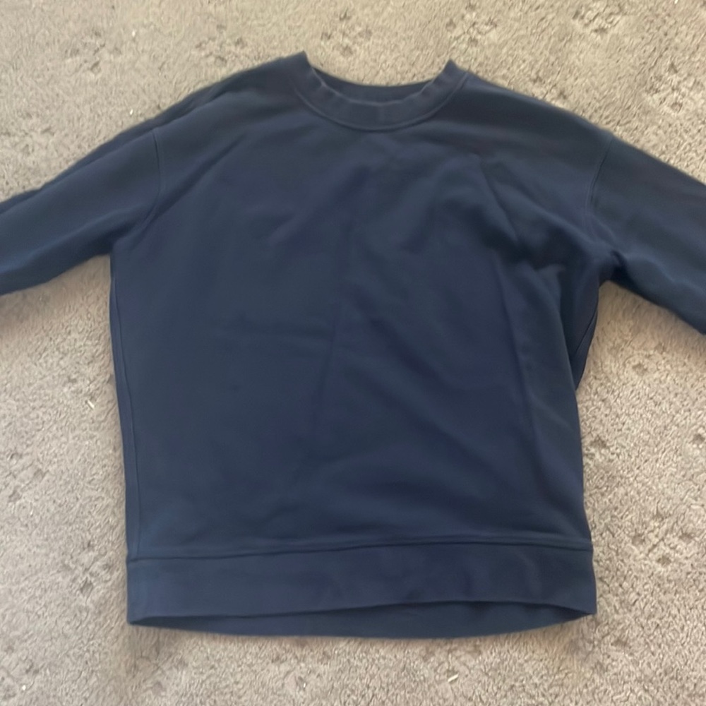Black lululemon sweatshirt